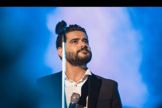 ناصيف زيتون يكشف تضحيات والدته ويعبر عن شعوره بالتقصير