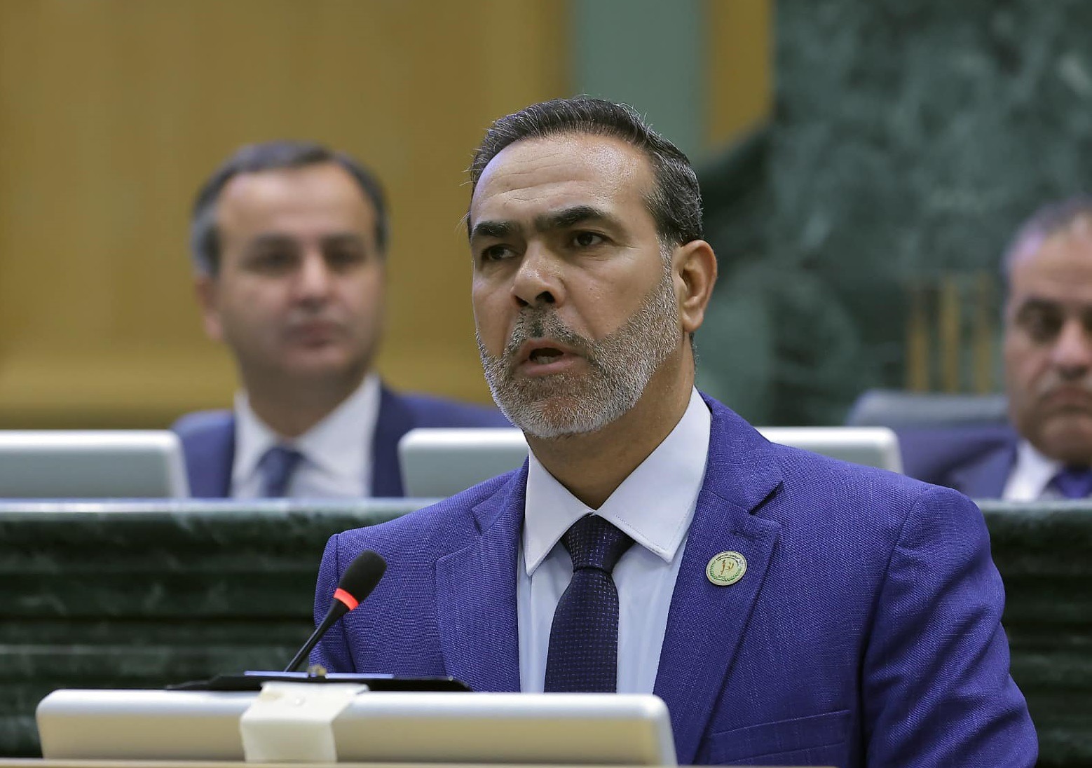 النواصرة يطالب بوقف التقاعد المبكر التعسفي وإنصاف الموظفين المتضررين