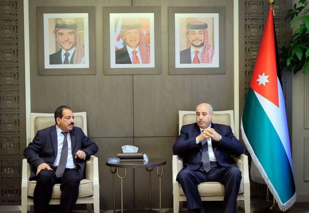 القاضي يشيد بدور اللجنة القانونية ويؤكد أهمية دقة الصياغة التشريعية