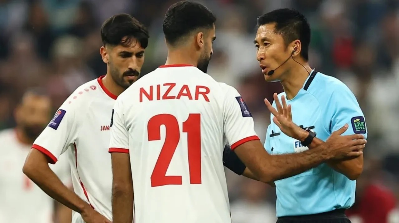 عاجل | رسمياً.. الفيفا يعلن الحكم الصيني في نهائي كأس العرب والأردنيون يطالبون باستبعاده