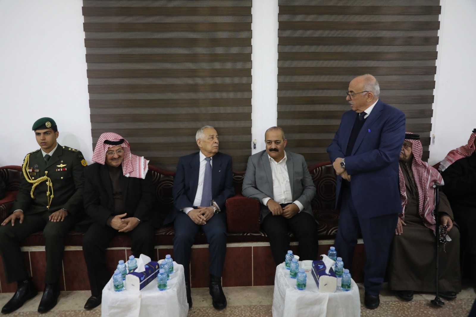 العيسوي ينقل تعازي الملك وولي العهد إلى عشائر الشبول والرشدان والخلايلة والسعايدة والبقور