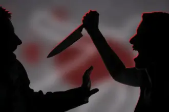 امرأة تقتل زوجها في مكان عمله والسبب صادم