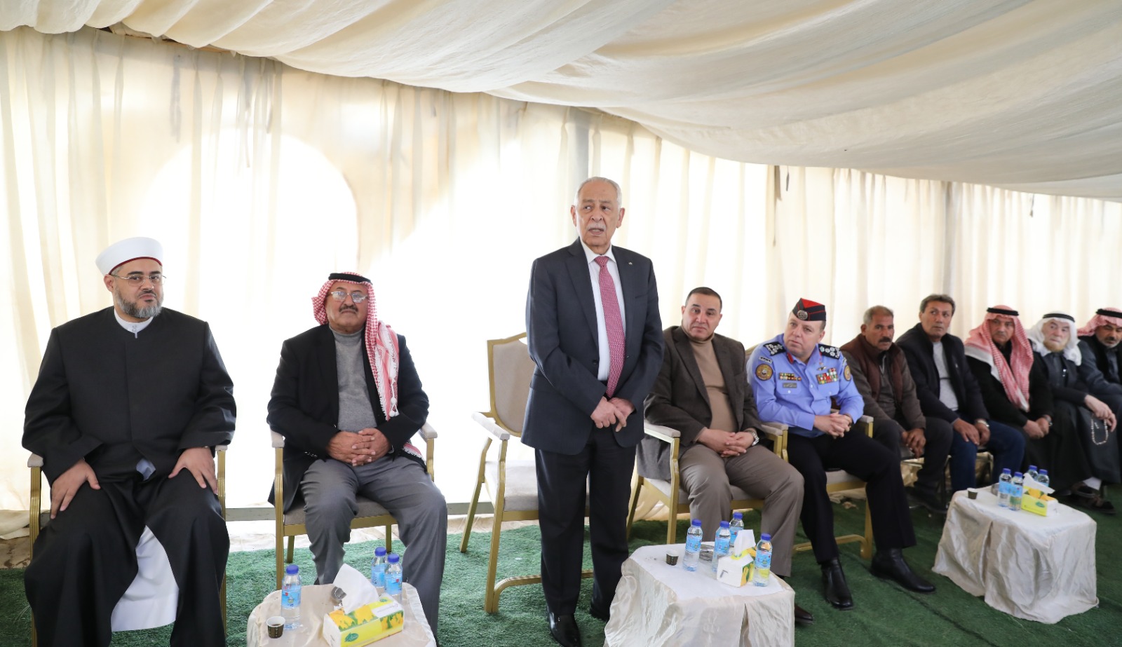 العيسوي يعزي عشيرتي أبو خرمة والسمارنة