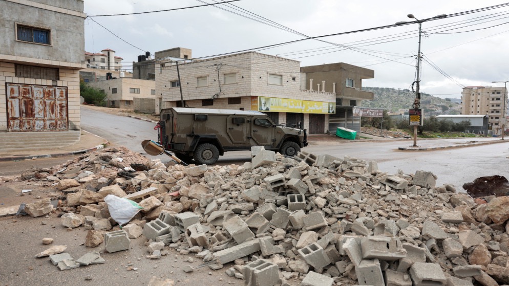 قوات الاحتلال تواصل العدوان على قباطية وتهجير قسري للفلسطينيين