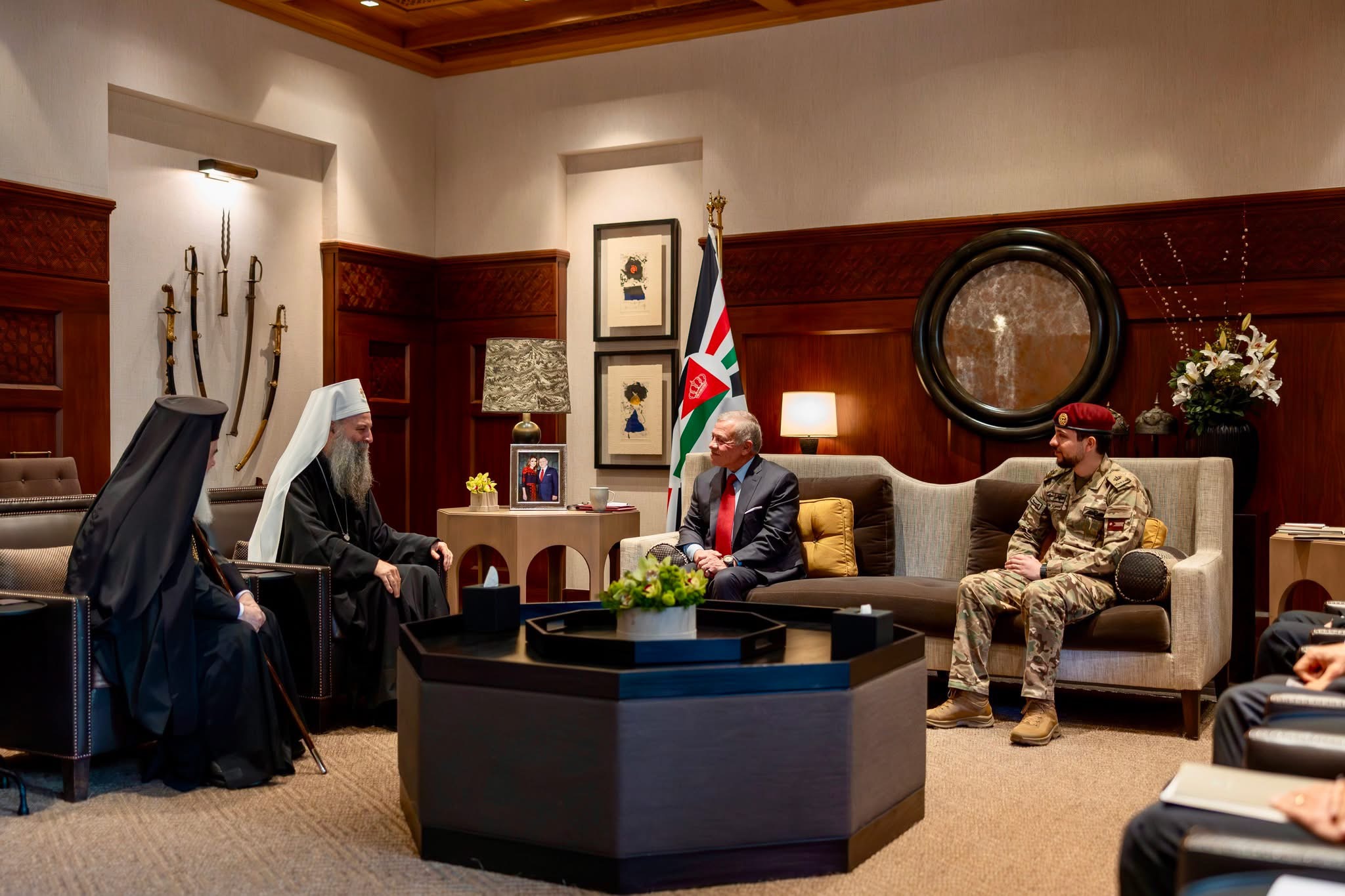 عاجل | جلالة الملك يلتقي قيادات مسيحية