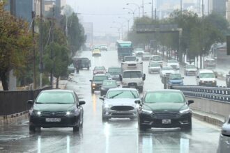 الأشغال: استمرار حركة المرور في جنوب المملكة رغم تساقط الثلوج