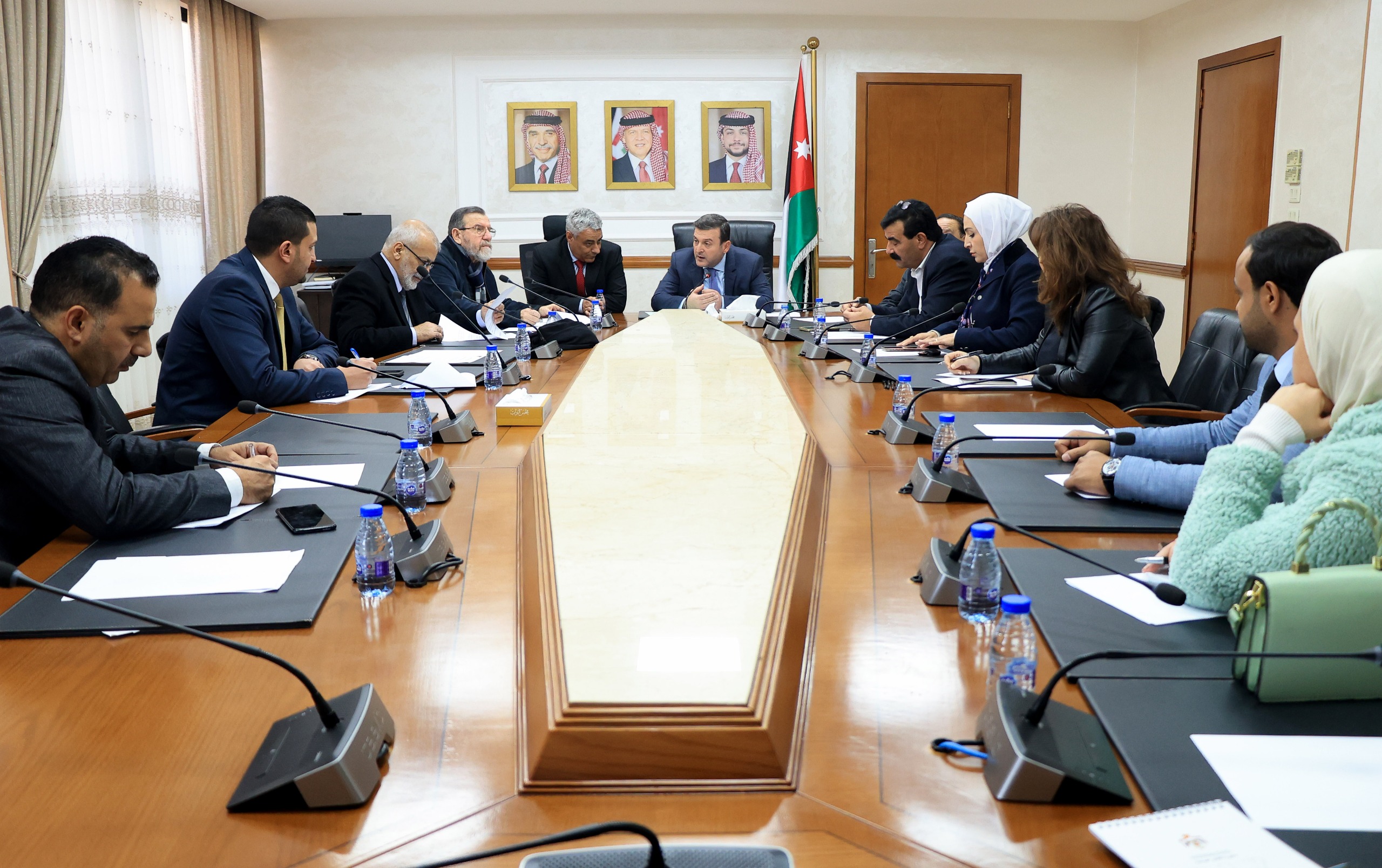 "السياحة والآثار النيابية" تبحث خطة شاملة لتعزيز القطاع السياحي