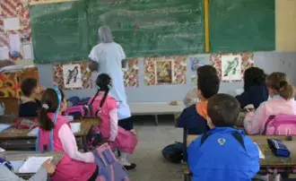 هجوم واعتداء زوج على معلمة داخل مدرسة اثار الذعر بين الطلبة