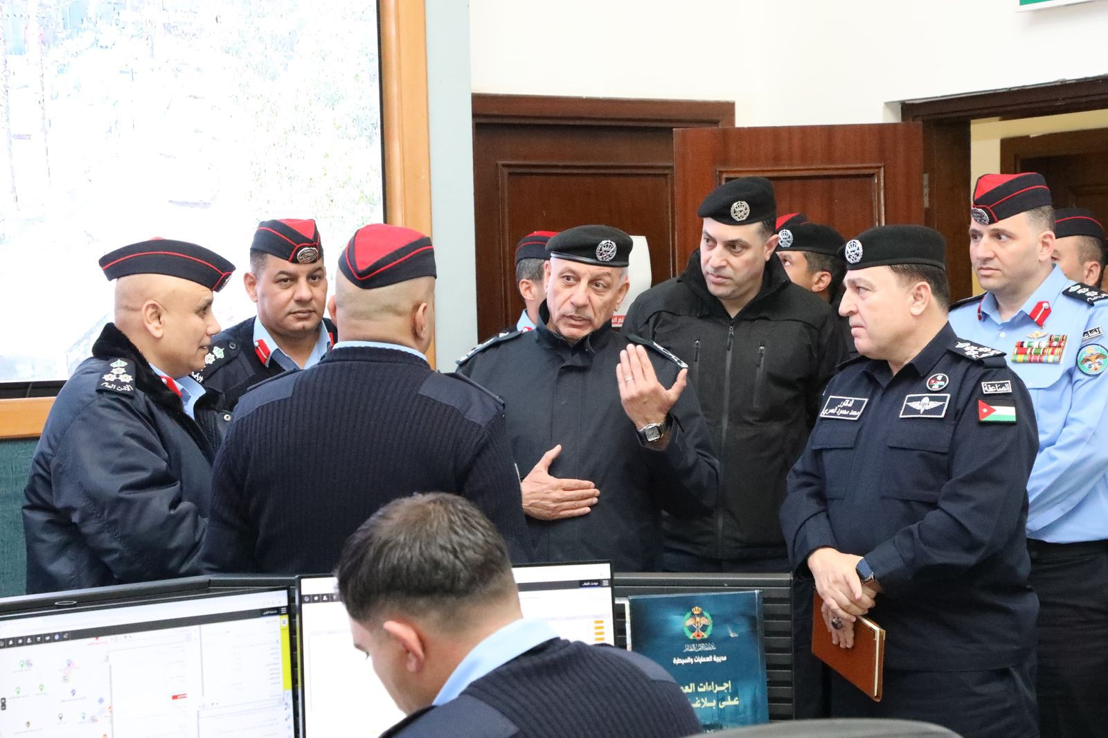 عاجل | مدير الأمن العام يتفقد الدفاع المدني ومركز القيادة والسيطرة (911)