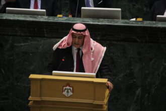  النائب أحمد الهميسات ينتقد موازنة عاجزة وتعيينات غير مبررة