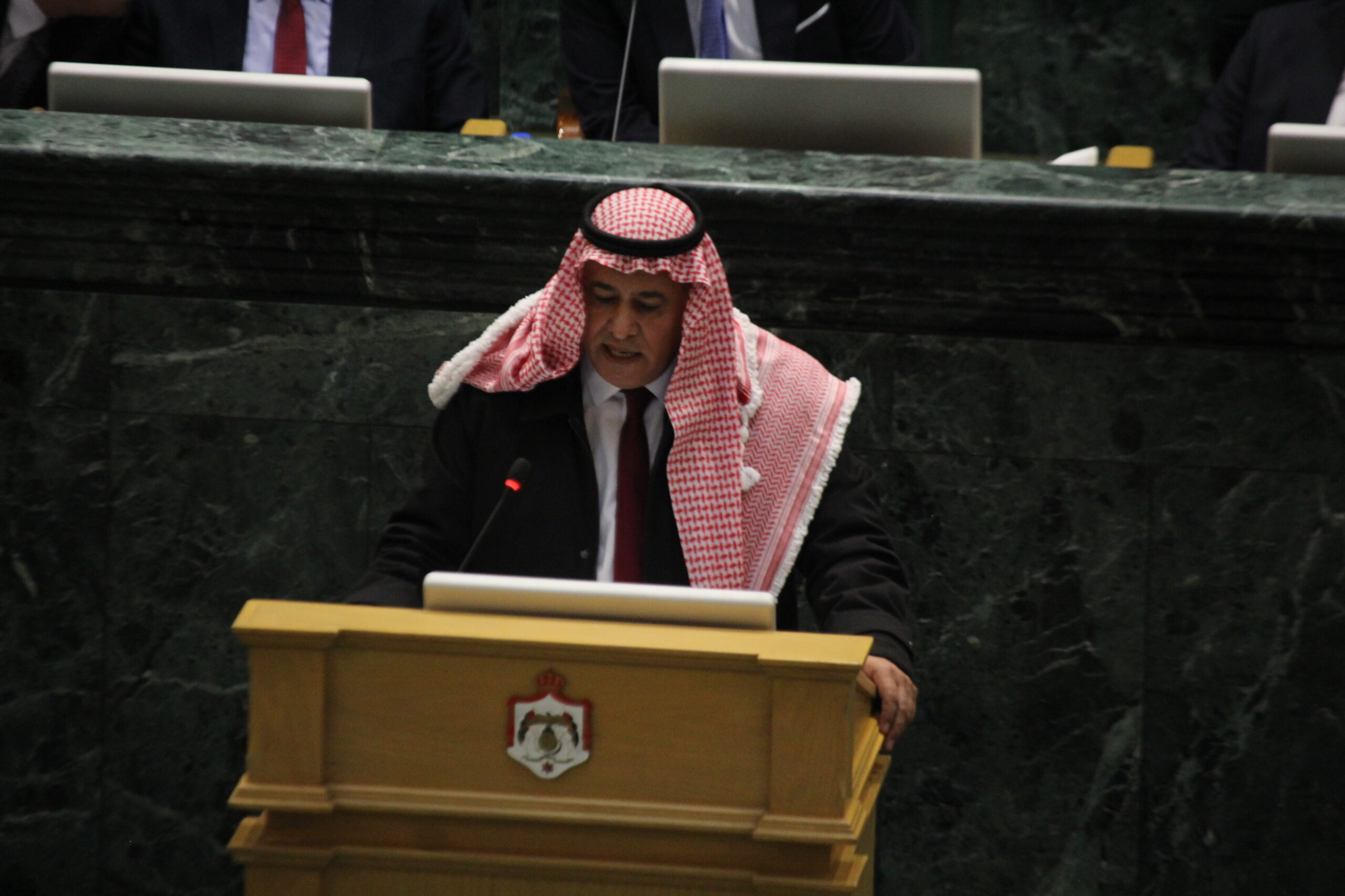  النائب أحمد الهميسات ينتقد موازنة عاجزة وتعيينات غير مبررة