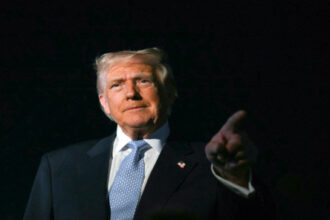 ترامب: تجميد قرارات اللجوء سيستمر "لفترة طويلة"