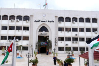 بلدية إربد تعيد تنظيم دوام السوق المركزي وتشدد تعليمات الدخول والتحميل