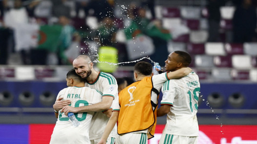 الجزائر تتصدر المجموعة الثانية بعد فوزها الكبير على البحرين