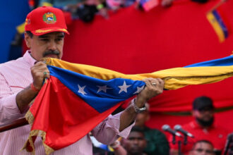 أردوغان يحث مادورو على الحوار مع واشنطن وسط تصاعد التوتر في فنزويلا