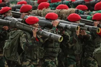 آلاف الجنود الجدد ينضمون للجيش الفنزويلي وسط تصاعد التوتر مع واشنطن