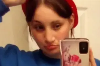 مقتل فتاة في فلوريدا على يد زميلين في مدرسة: جريمة مروعة تهز المجتمع