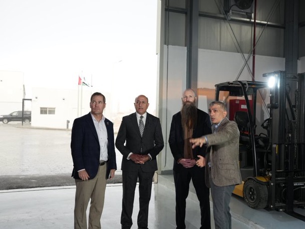 صورة حول : الأردن يعزز جهوده الإنسانية لإيصال المساعدات لغزة بمركز لوجستي حديث الأردن يعزز جهوده الإنسانية لإيصال المساعدات لغزة بمركز لوجستي حديث