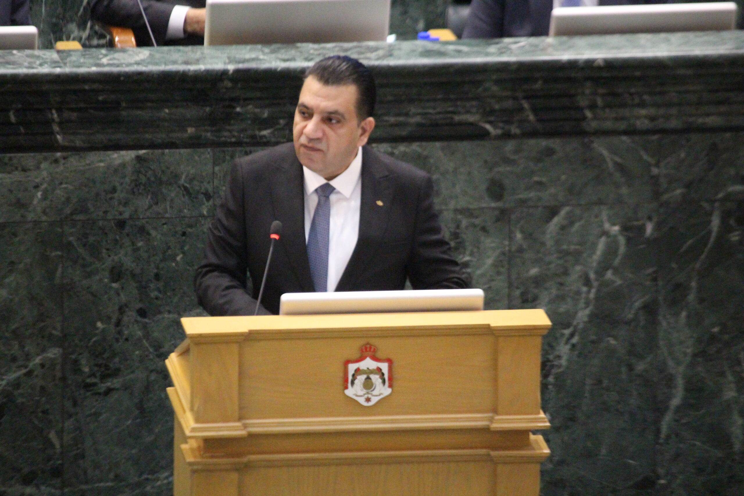 صورة حول : السعود يطالب بالكشف عن أسماء من قبضوا بالدولار السعود يطالب بالكشف عن أسماء من قبضوا بالدولار