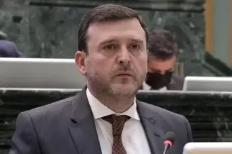 العمري: عشر سنوات من الوعود… ولا ثمرة واحدة للمواطن