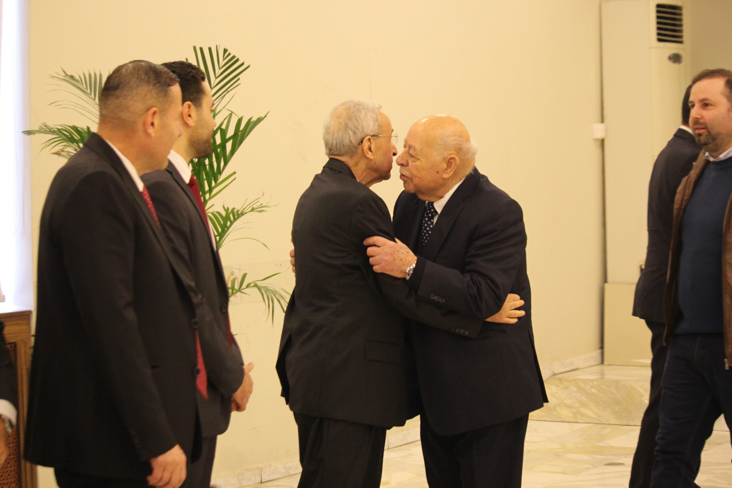 بالفيديو والصور.. العجلوني يُقري بمناسبة زفاف نجله المهندس زيد