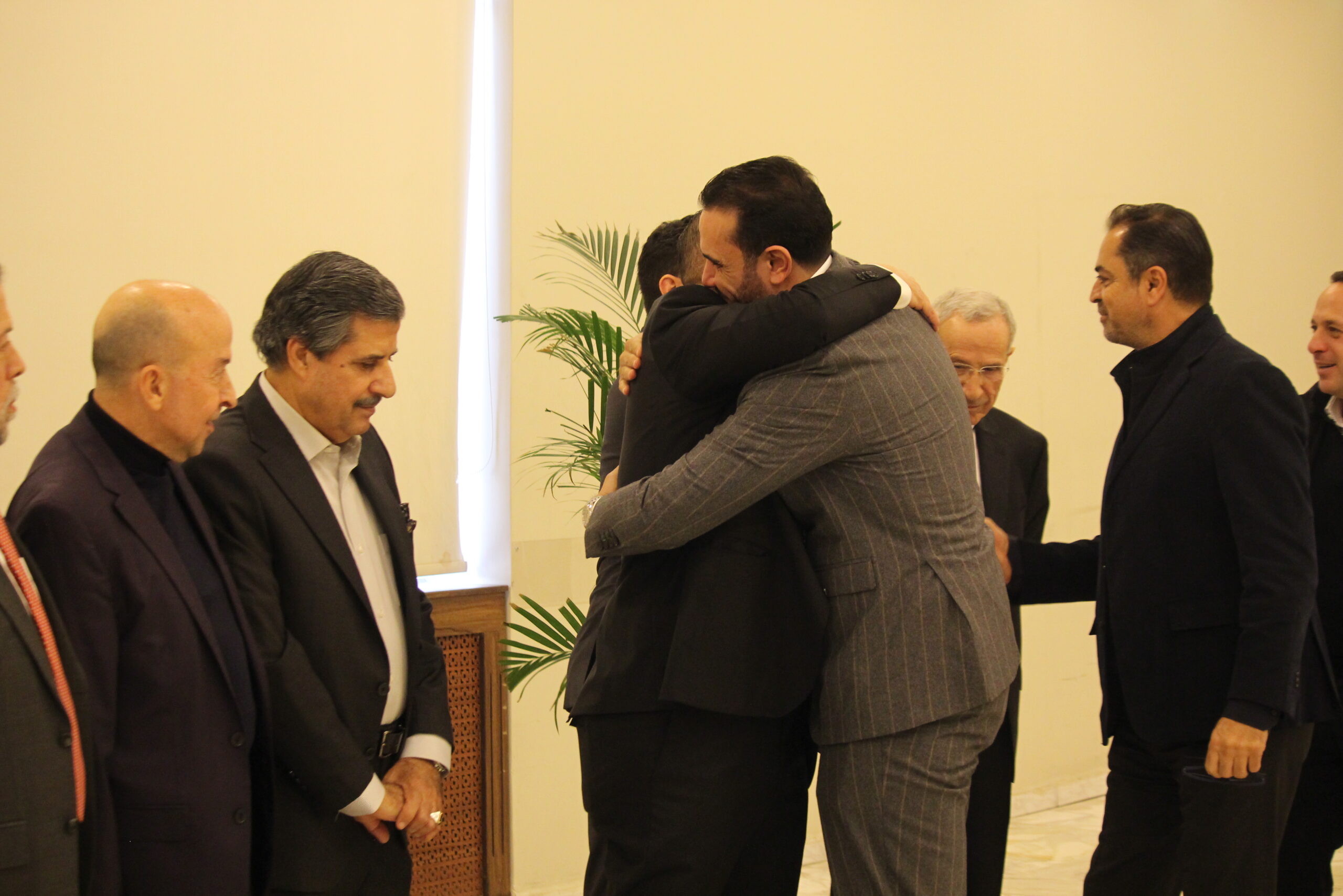 بالفيديو والصور.. العجلوني يُقري بمناسبة زفاف نجله المهندس زيد