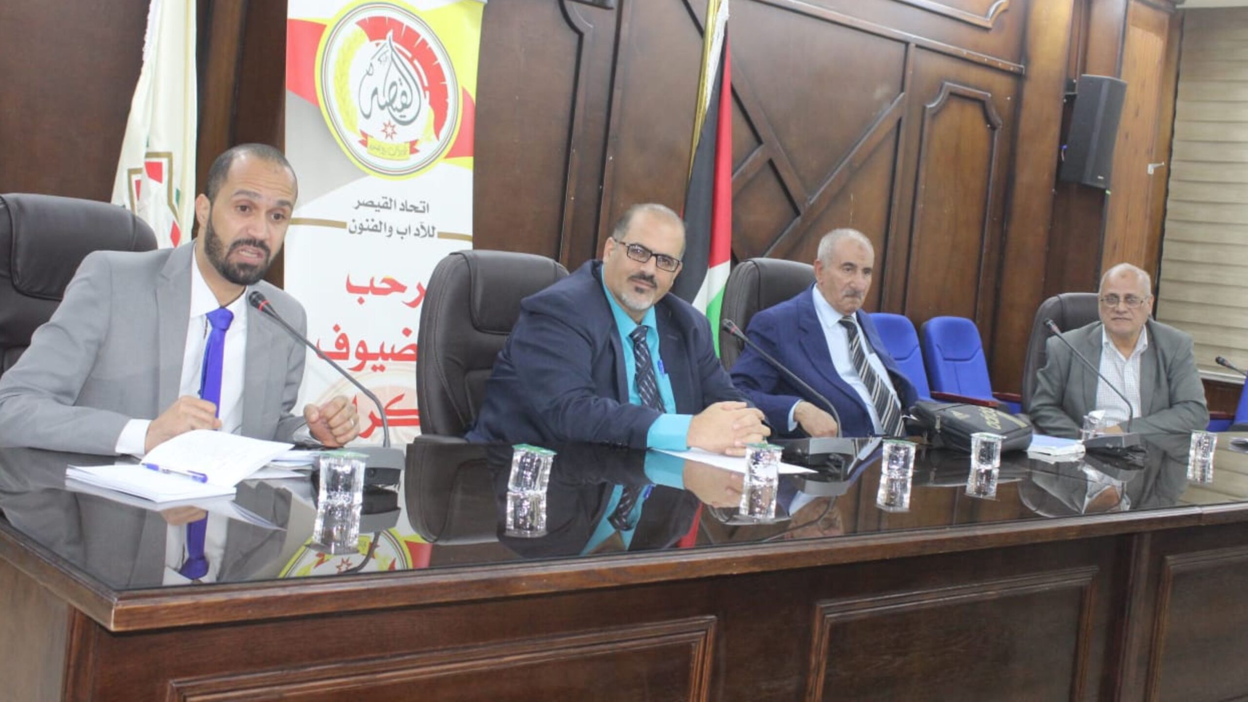 صورة حول : أمسية أدبية في إربد تسلط الضوء على ديوان “قوس قزح” للشاعر محمد خيرو الحيفاوي أمسية أدبية في إربد تسلط الضوء على ديوان “قوس قزح” للشاعر محمد خيرو الحيفاوي