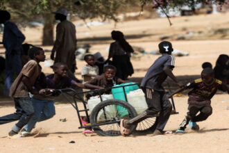 هجوم مسيّر على مستشفى في الدلنج يودي بحياة مدنيين ويصيب آخرين