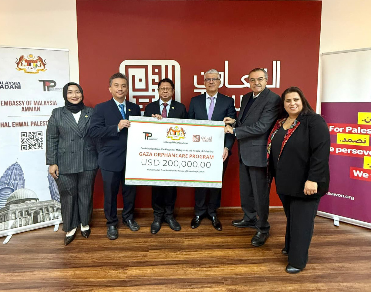 صورة حول : ماليزيا تدعم برنامج نور لرعاية أيتام غزة ماليزيا تدعم برنامج نور لرعاية أيتام غزة