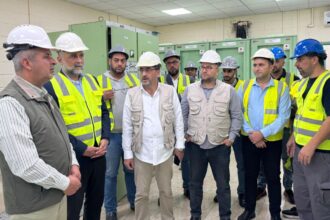 الخرابشة يتفقد مشروع إحلال أجهزة الحماية في محطة العقبة ويشيد بجهود “الكهرباء الوطنية”