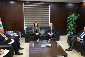 الأردن وإيطاليا تبحثان تعزيز التعاون في النقل