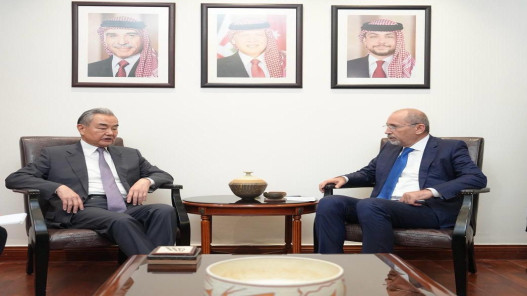 صورة حول : الصفدي يستقبل وزير خارجية الصين ويبحثان تعزيز الشراكة الاستراتيجية والتطورات الإقليمية الصفدي يستقبل وزير خارجية الصين ويبحثان تعزيز الشراكة الاستراتيجية والتطورات الإقليمية