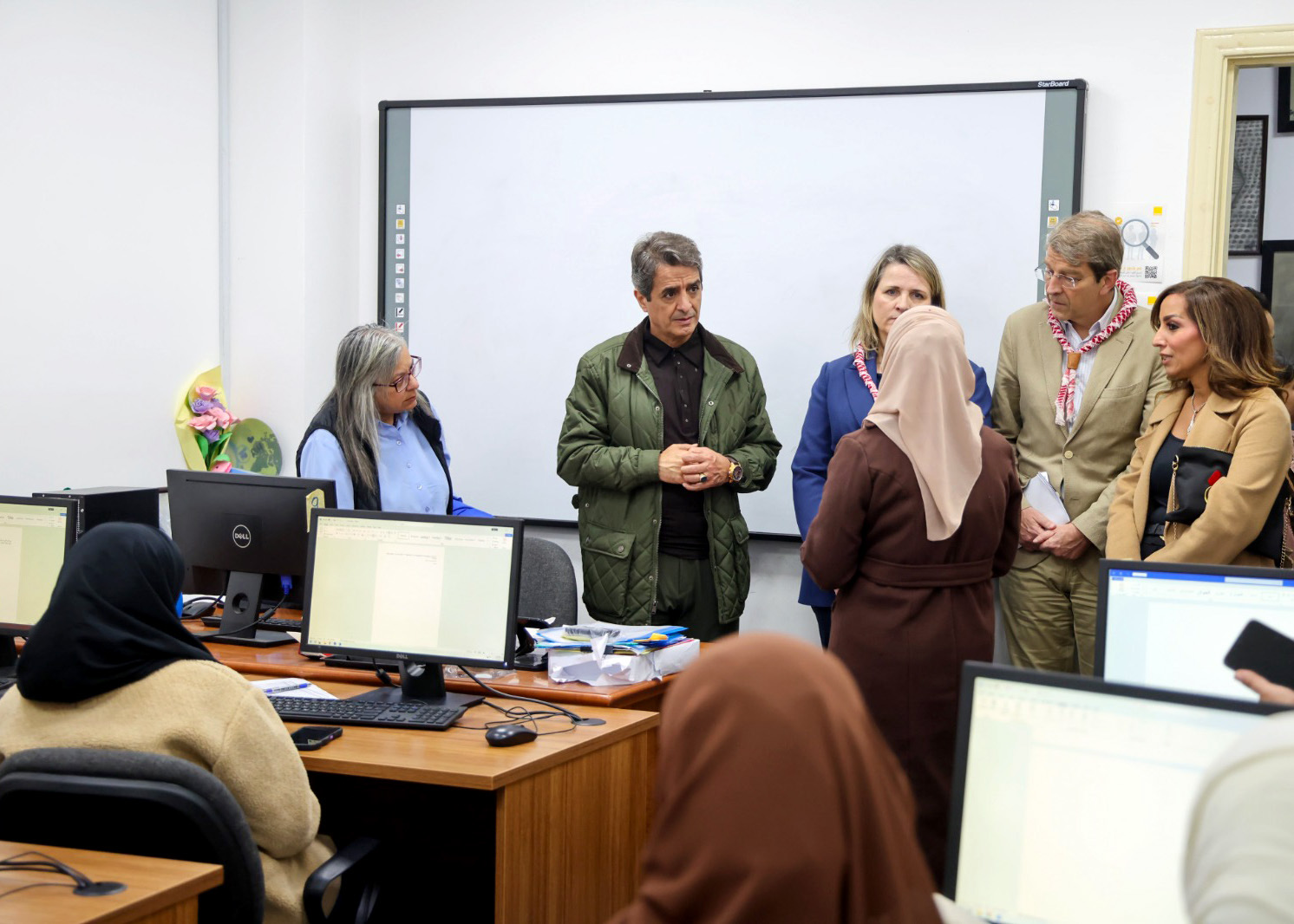 العدوان يتفقد المسح الوطني للشباب 2025