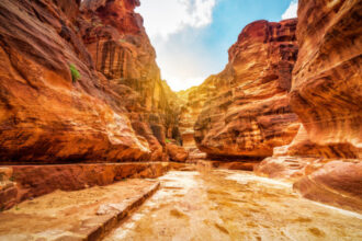 سلطة البترا تتأكد من خلو الموقع الأثري