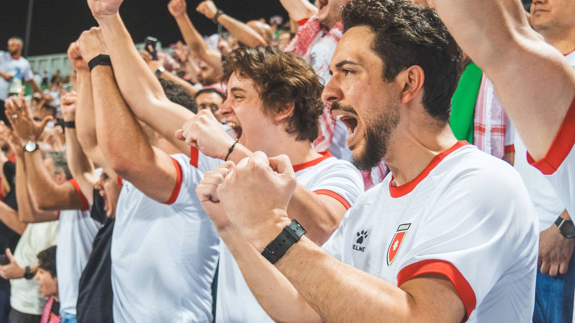 صورة حول : ولي العهد: "فخورون بكم.. أبدعتم يا نشامى وكلنا معكم في النهائي". ولي العهد: "فخورون بكم.. أبدعتم يا نشامى وكلنا معكم في النهائي".