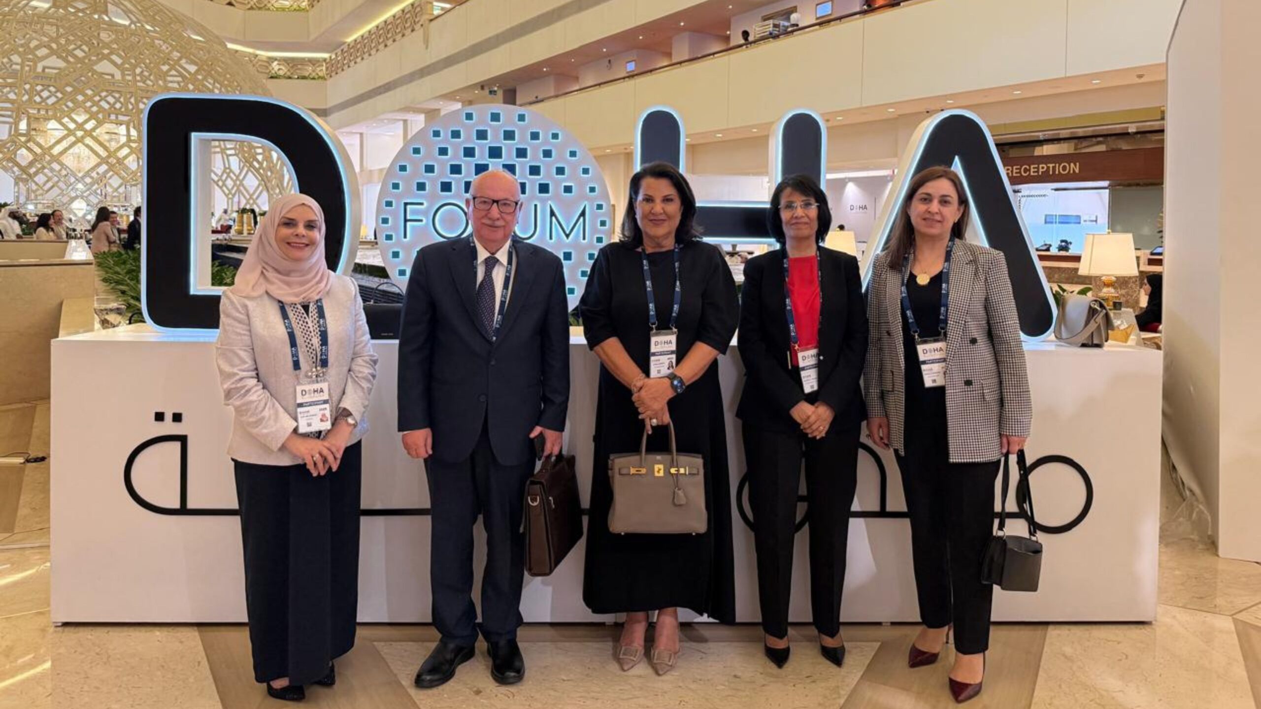 صورة حول : وفد من الأعيان يشارك في افتتاح منتدى الدوحة 2025 وفد من الأعيان يشارك في افتتاح منتدى الدوحة 2025