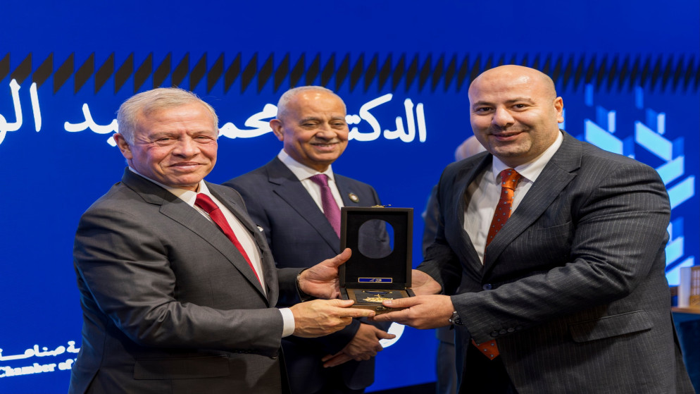 عاجل| الملك يطلع على إنجازات الصناعة الأردنية ويكرم المؤسسات المتميزة (صور)