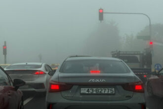 منخفض جوي يطرق أبواب المملكة: أمطار غزيرة جنوبًا وتحذيرات من السيول والانجماد