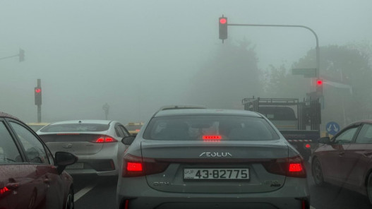 منخفض جوي يطرق أبواب المملكة: أمطار غزيرة جنوبًا وتحذيرات من السيول والانجماد