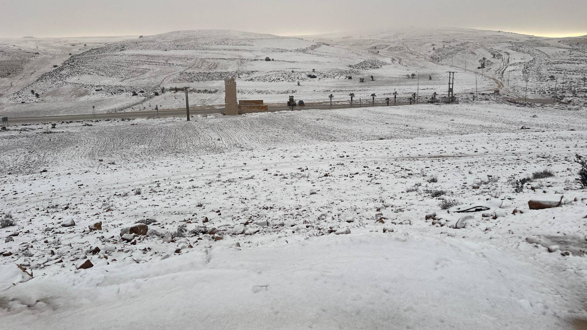 صورة حول : الأمن العام يوجه إرشادات للسائقين لتعزيز السلامة المرورية خلال هطول الأمطار الأمن العام يوجه إرشادات للسائقين لتعزيز السلامة المرورية خلال هطول الأمطار