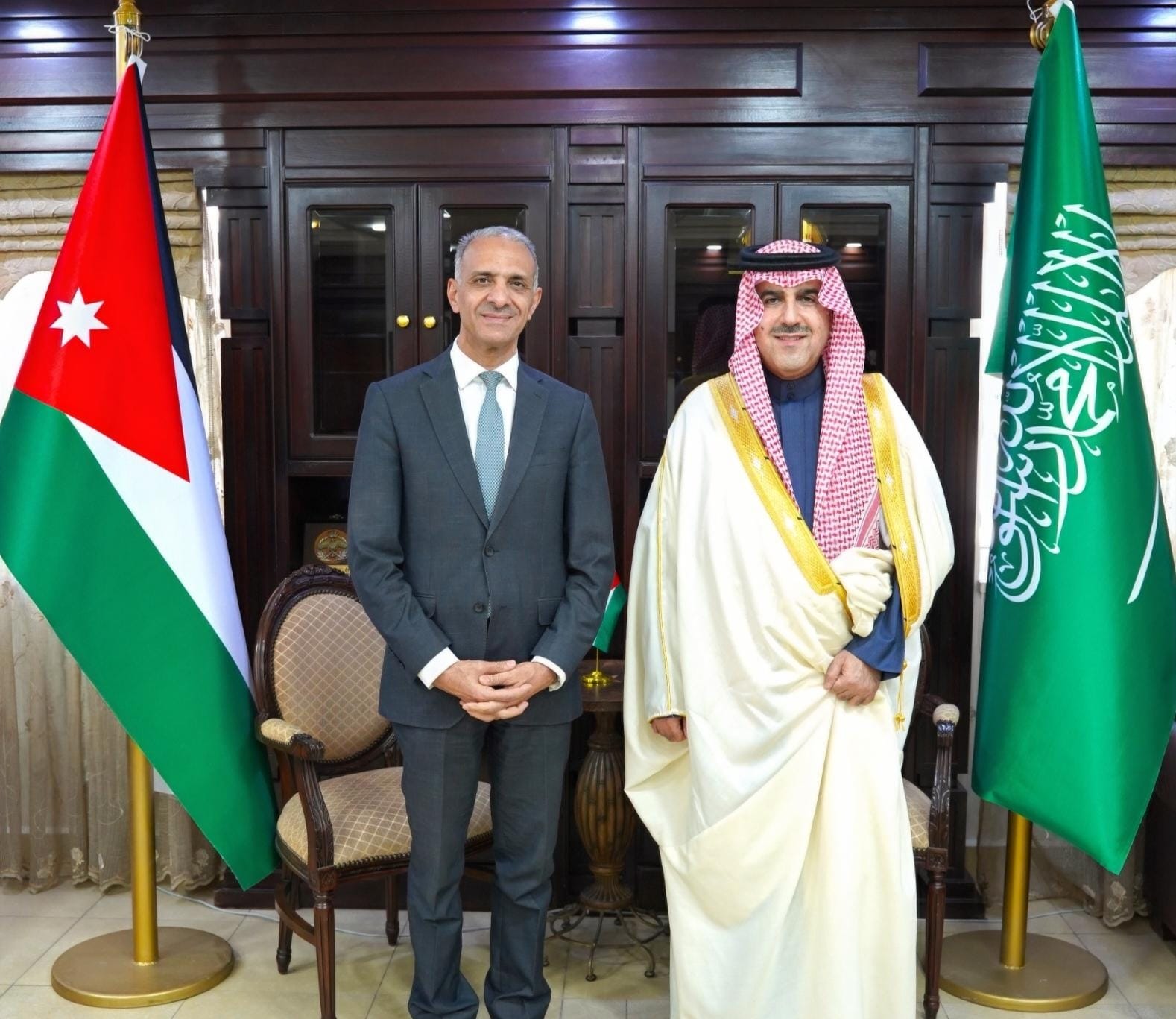 صورة حول : رئيس ديوان المحاسبة الأردني يستقبل نظيره السعودي لتعزيز التعاون في الرقابة المالية رئيس ديوان المحاسبة الأردني يستقبل نظيره السعودي لتعزيز التعاون في الرقابة المالية