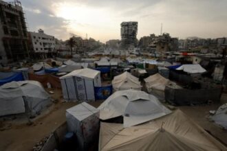 غزة على شفا كارثة إنسانية: منظمات الإغاثة تواجه إلغاء تسجيلها والآلاف معرضون للخطر