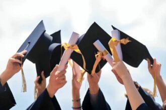 التعليم العالي يعلن توزيع 2632 منحة جزئية وقرض لأبناء المعلمين في الجامعات الرسمية