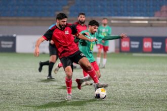 الجزيرة يحافظ على الصدارة رغم خسارته أمام الوحدات في دوري الرديف