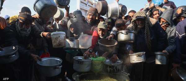 قطاع غزة يخرج من دائرة المجاعة… لكن الأزمة الإنسانية ما زالت قائمة