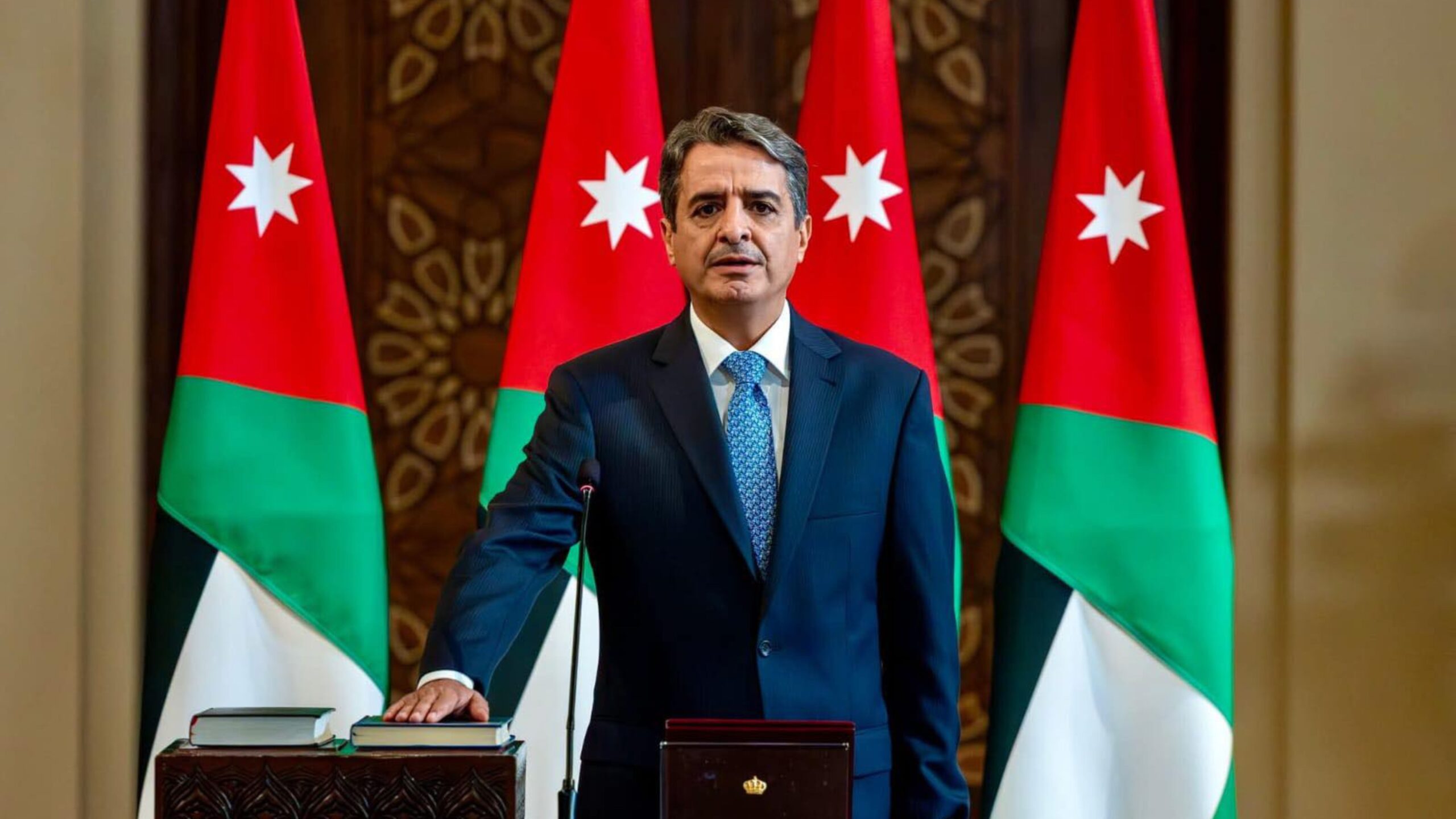 صورة حول : وزير الشباب يوجّه بفتح المراكز والمعسكرات الشبابية كمراكز إيواء أثناء المنخفض الجوي وزير الشباب يوجّه بفتح المراكز والمعسكرات الشبابية كمراكز إيواء أثناء المنخفض الجوي