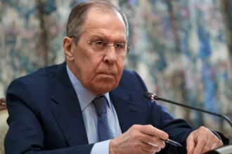 لافروف يحذّر من ردّ روسي حازم إذا صادرت الدول الغربية الأصول المجمّدة