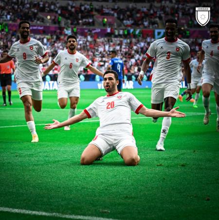 صورة حول : عاجل| الملكة رانيا تهنئ “النشامى” بعد التأهل إلى نصف نهائي كأس العرب عاجل| الملكة رانيا تهنئ “النشامى” بعد التأهل إلى نصف نهائي كأس العرب