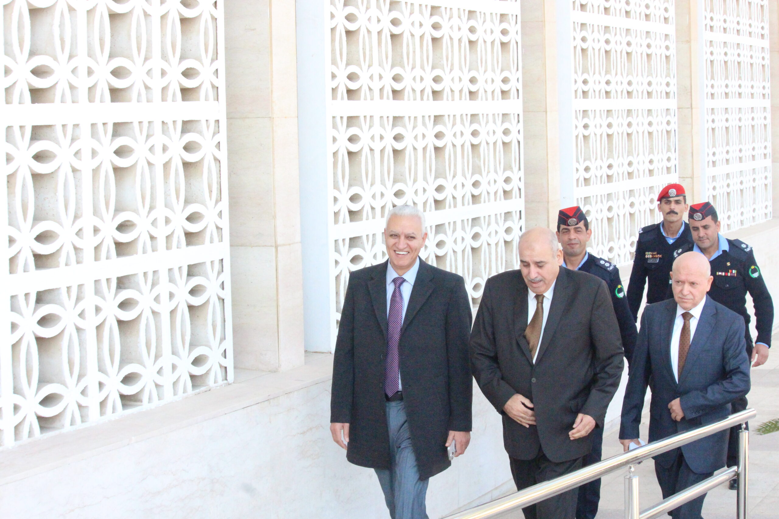 عدسة صراحة نيوز ترصد أجواء جلسة النواب