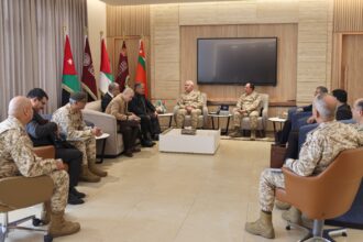 بحث تعزيز التعاون العسكري بين الأردن والجزائر